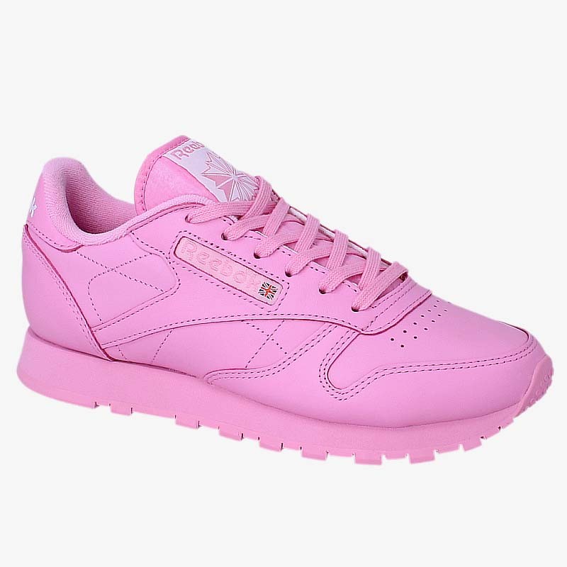 Jakie buty w sportowym stylu na wiosnę - różowe buty Reebok