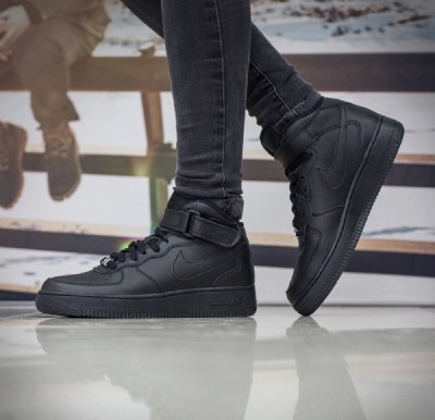 Czarne Nike Air Force 1 Mid